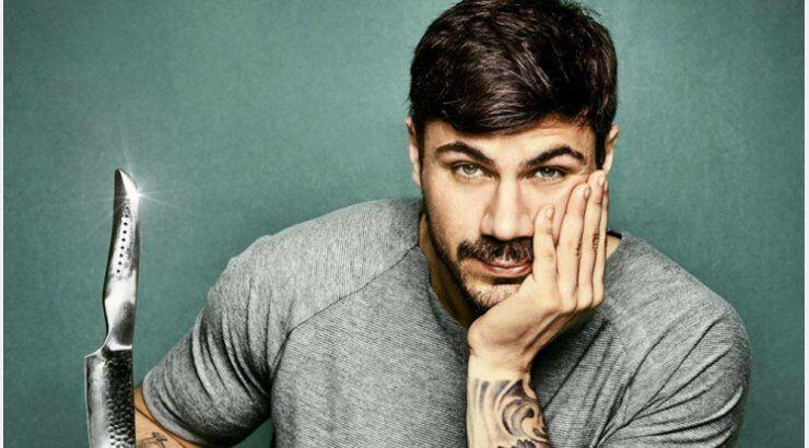 Άκης Πετρετζίκης: Αυτή είναι η νέα του κοπέλα! 