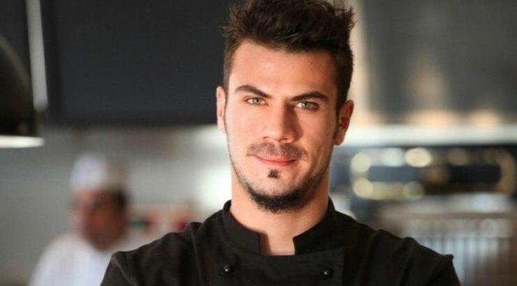 Άκης Πετρετζίκης: Η ερώτηση που τον έφερε σε άσχημη θέση on air