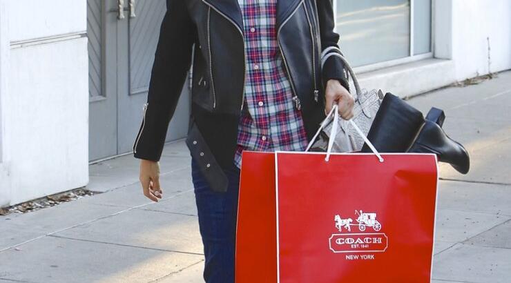 Τα χριστουγεννιάτικα ψώνια της Jessica Alba 