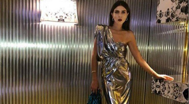 H Άντρια Αλετράρη με το απόλυτο festive look