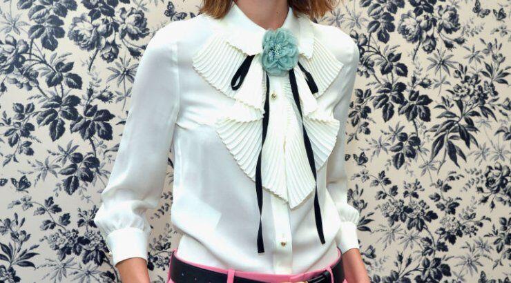 Η Alexa Chung μόλις σχεδίασε το slogan tee της χρόνιας