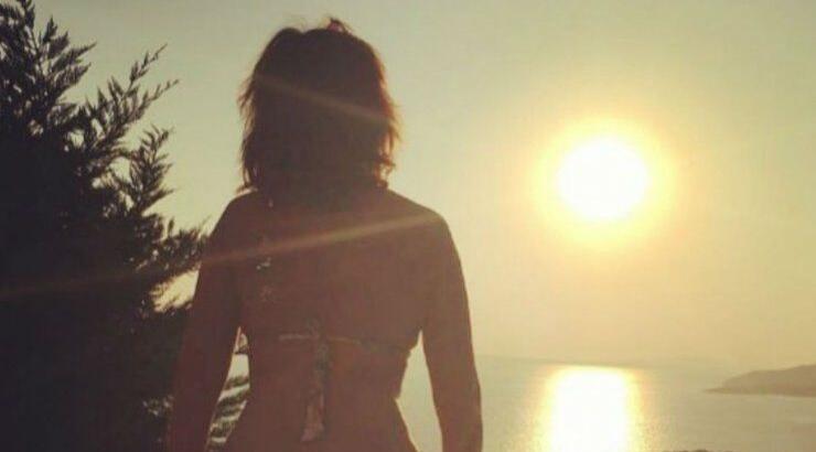 Πασίγνωστη Ελληνίδα ηθοποιός είναι ερωτευμένη και το αποκάλυψε on camera! [βίντεο]