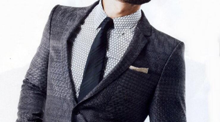 Δημήτρης Αλεξάνδρου: Δείτε τον ημίγυμνο στο κρεβάτι να “ανεβάζει” τη θερμοκρασία στα ύψη!