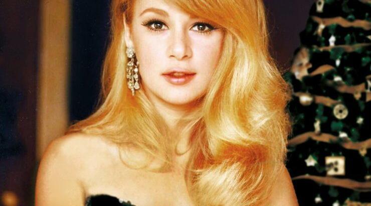 Απίστευτη αποκάλυψη για την Αλίκη Βουγιουκλάκη: Σε ποιαν ηθοποιό έβαλε τις φωνές για να αλλάξει χρώμα στα μαλλιά;