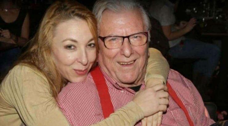 Αλίκη Κατσαβού: Τα λόγια που έγραψε στο στεφάνι που έστειλε [εικόνες]