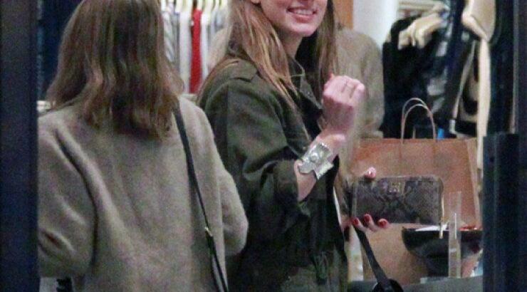 Η νέα σύντροφος του Johnny Depp κολλητή με την κόρη του [φωτογραφίες]