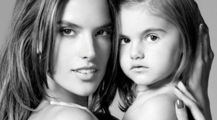 Το ντεμπούτο της κόρης της Ambrosio στο χώρο της μόδας