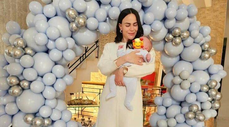 Άννα Μαρία Βασιλειάδη – Γιώργος Μαρκίδης: Για βόλτα με τον 3 μηνών γιο τους [εικόνες]