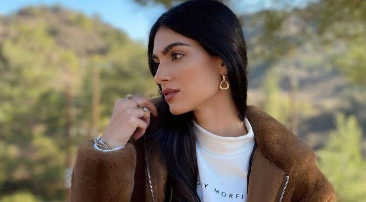 Η Άντρεα Κυριάκου έβαλε το jean παντελόνι που θα φορέσουμε αυτή τη σεζόν 