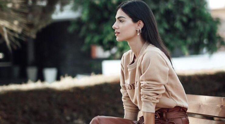 Η Άντρεα Κυριάκου σου δείχνει πως να φορέσεις το puffer jacket σου!