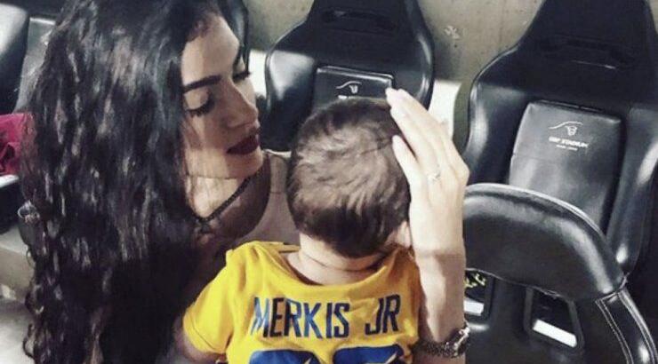 Άντρεα Κυριάκου: Λίγο πριν ο μικρός Λαμπρινός γίνει ενός μας δείχνει το προσωπάκι του και είναι ένας κούκλος!