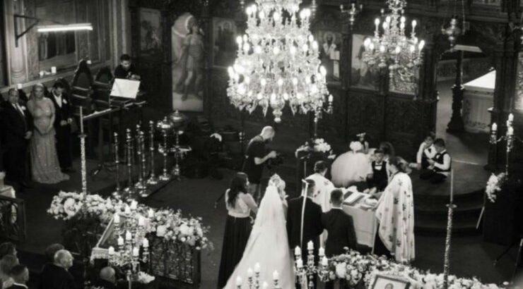 Ζευγάρι της κοσμικής ζωής του νησιού μας ένα χρόνο μετά τον γάμο τους ανακοίνωσαν πως περιμένουν το πρώτο τους μωρό! 