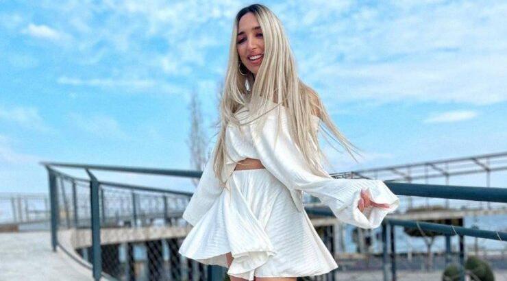 To κίτρινο outfit της Ανδρεάνας Φραγκούδη που λατρέψαμε!