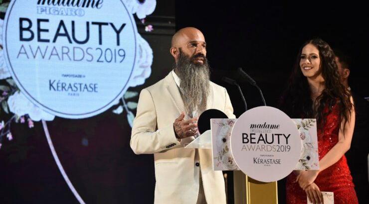 Ανδρέας Θεοδώρου: O βραβευμένος κομμωτής μας δείχνει πως να φτιάξουμε μάσκες μαλλιών και ανέμελο wavy look