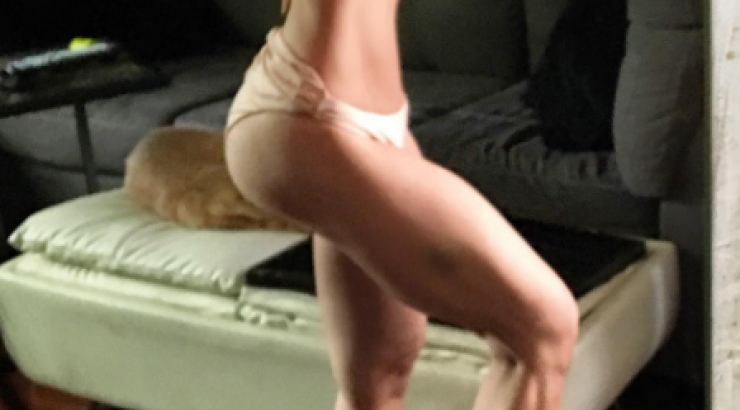 Πάθαμε πλάκα με το κορμί Ελληνίδας τραγουδίστριας 10 μήνες μετά τη γέννηση του γιου της!