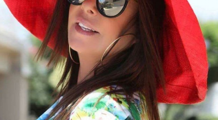 Η Άντζελα Δημητρίου ζήτησε να της κάνουν κοντινό πλάνο σε κυπριακή εκπομπή για να δούμε το πρόσωπό της!