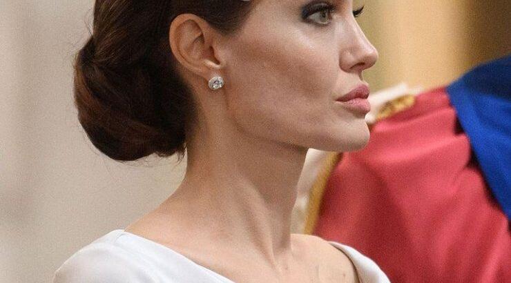 Έκλεψε τις εντυπώσεις η Angelina Jolie στην βασιλική εκδήλωση