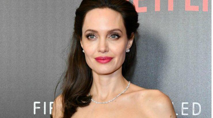 Angelina Jolie: Φόρεσε το πιο chic φόρεμα της σεζόν