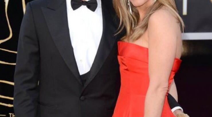 Jennifer Aniston: Οι πρώτες φωτογραφίες της με φουσκωμένη κοιλίτσα!