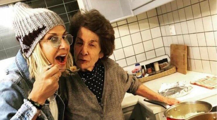 Άννα Βίσση: Η απίθανη αντίδραση της μητέρας της όταν άκουσε πρώτη φορά το ολοκαίνουργιο κομμάτι της [βίντεο]