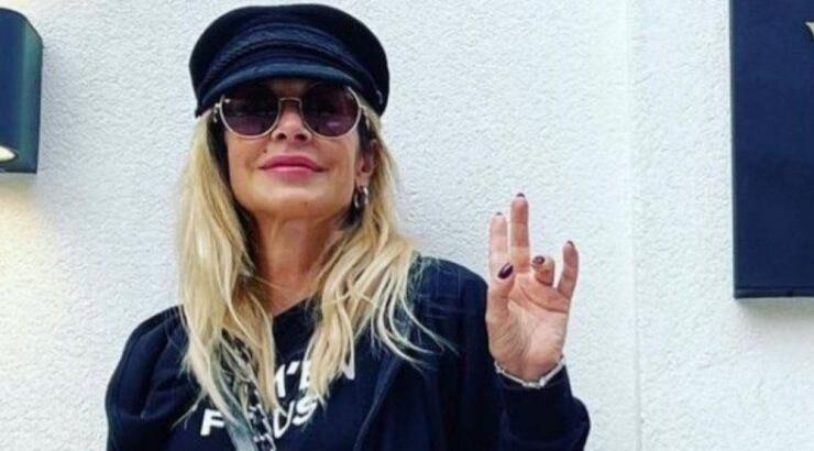 Άννα Βίσση: Με καλοκαιρινή διάθεση στο Dubai φορώντας το μπικίνι της [εικόνες & βίντεο]