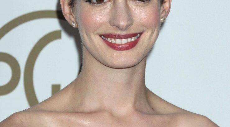 Anne Hathaway: Με ποια συνάδελφό της δεν λέει ούτε γεια!