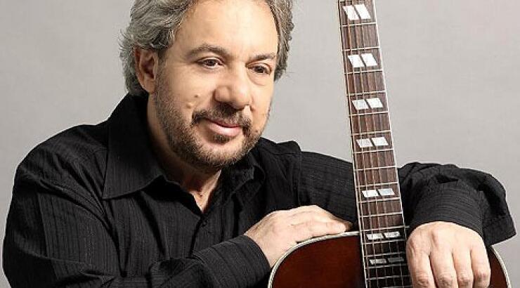 Δείτε τη φωτογραφία με την οποία Κύπριος τραγουδιστής αποχαιρέτησε τον Αντώνη Βαρδή