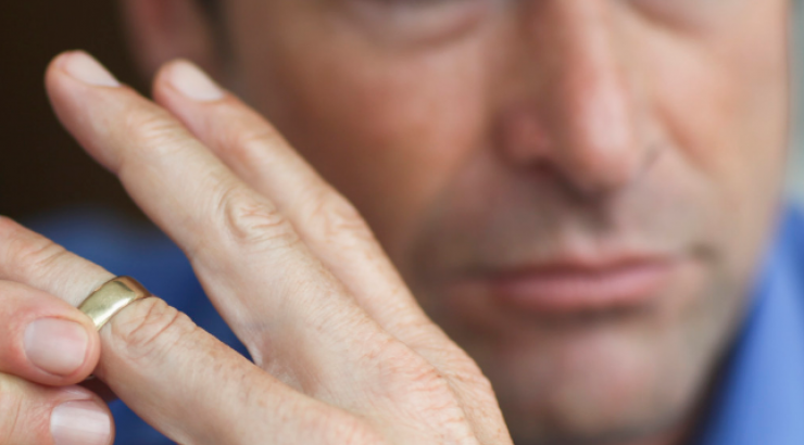 Τι δείχνουν οι έρευνες για τους χωρισμένους άντρες;