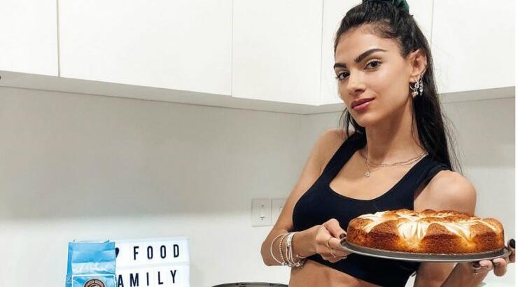 Άντρεα Κυριάκου: Φόρεσε crop top και χορεύοντας μας έδειξε τους σέξι κοιλιακούς της