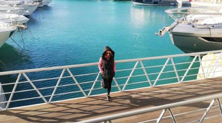 Πρόσωπο της κυπριακής τηλεόρασης χώρισε λίγο πριν ανέβει τα σκαλιά της εκκλησίας!