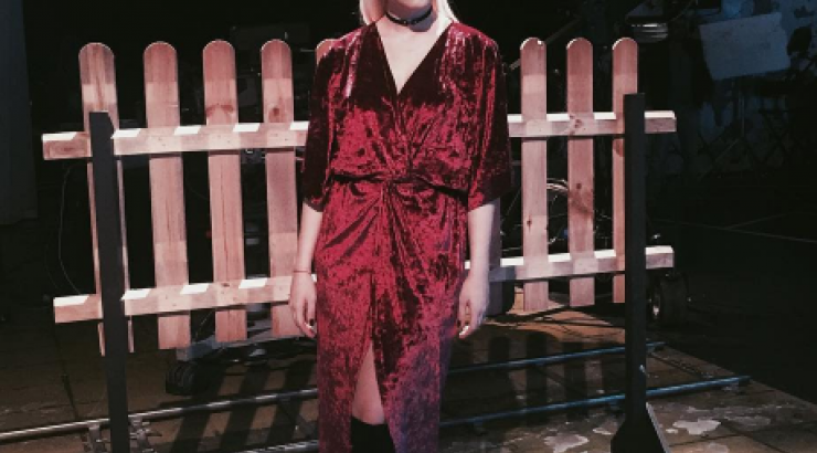 Άντρη Καραντώνη: Η φωτογραφία από τα παιδικά της χρόνια με τη μαμά και τον αδερφό της!