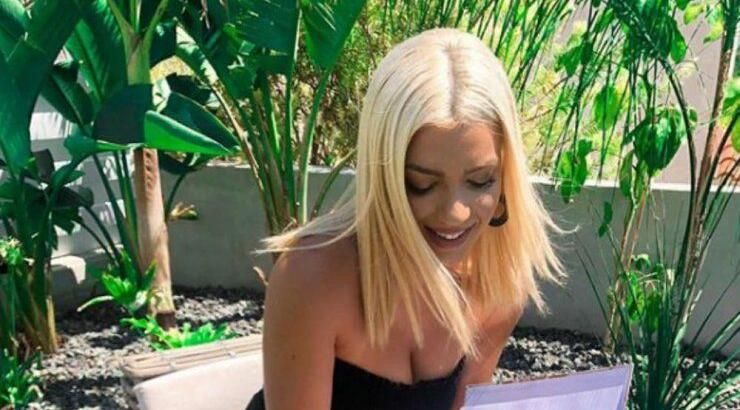 Άντρη Καραντώνη: Μας έδειξε το εξωτερικό μέρος του εντυπωσιακού σπιτιού της!