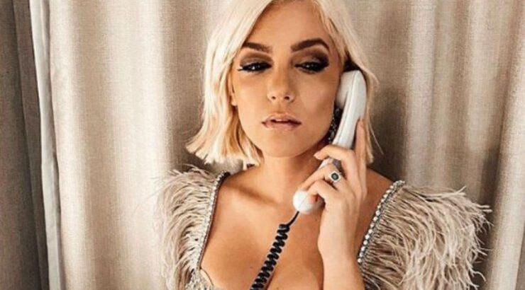 Άντρη Καραντώνη: Η μαντινάδα που της αφιέρωσε ο Νίκος Ζωιδάκης σε ελληνική εκπομπή! [βίντεο]