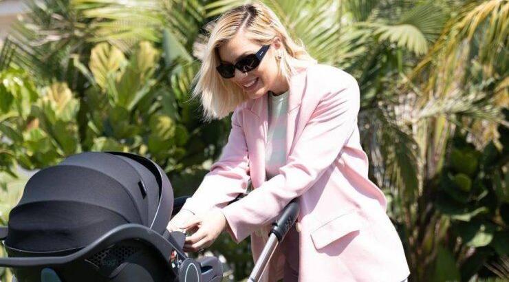 Άντρη Καραντώνη: Έντυσε τις κόρες της με το πιο χαριτωμένο matchy – matchy outfit! [εικόνες]