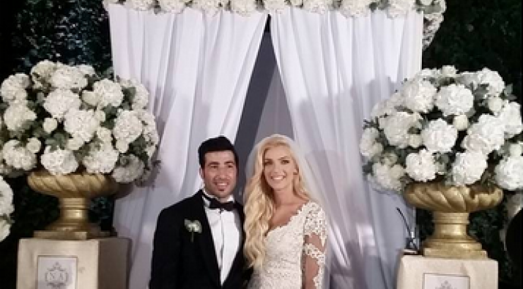 Όλες οι λεπτομέρειες από το γαμήλιο πάρτυ Καραντώνη – Σκουρουμούνη!