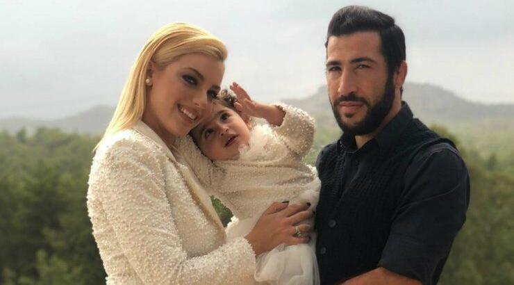 Άντρη Καραντώνη: Ποιο ερωτικό τραγούδι αφιερώνει στον σύζυγό της; [βίντεο]