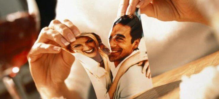 Απατημένη blogger περιγράφει τους διαλόγους με την ερωμένη του άνδρα της