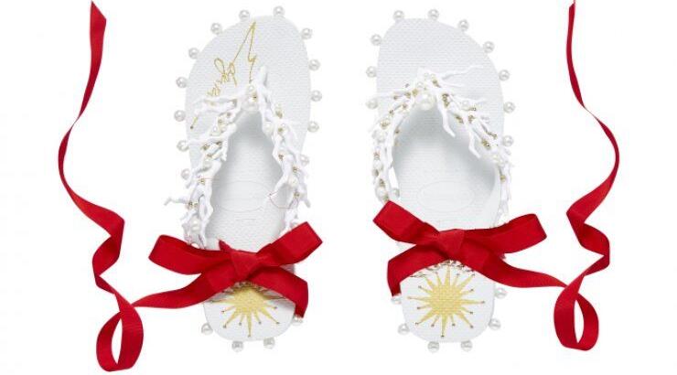 Γνωστοί σχεδιαστές βάζουν τη δίκη τους πινελιά στις Havaianas στηρίζοντας τον οργανισμό "Women for Women"