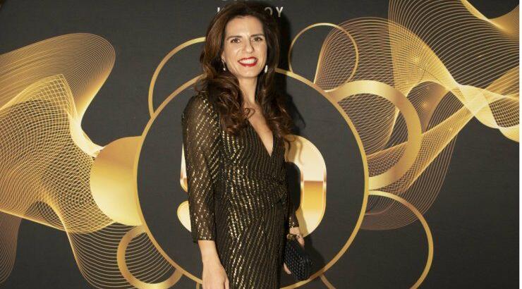 Αρετή Αναστασιάδου: Glam look με μάξι φόρεμα