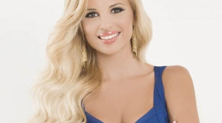 Χριστιάνα Αριστοτέλους: Δείτε την να ορμάει στα γλυκά