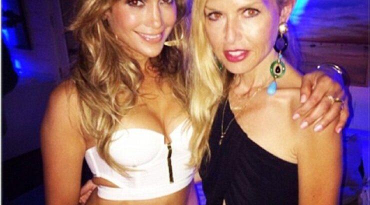 Δείτε την JLo να γιορτάζει τα γενέθλιά της στο ελληνικό Nammos [βίντεο]