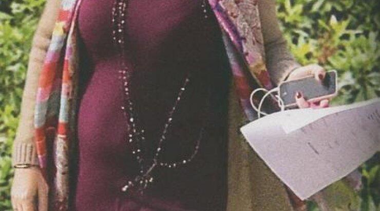 Πιο...έγκυος από την Ελένη Μενεγάκη δεν γίνεται! [εικόνες]