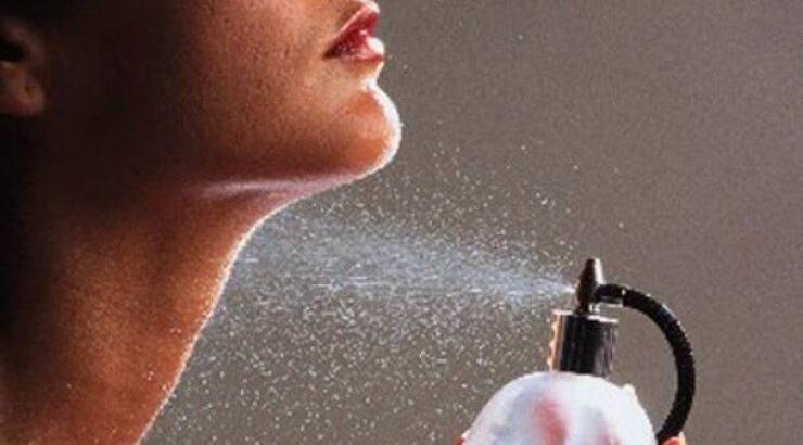 Πώς θα κάνετε το άρωμά σας να διαρκεί περισσότερο