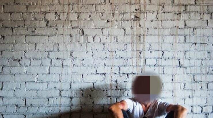 Σοκ: Γνωστός τραγουδιστής πέθανε στον ύπνο του από ασφυξία μαζί με την σύντροφό του