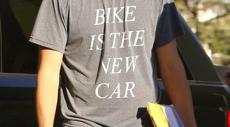 Δείτε το μήνυμα που στέλνει ο Ashton Kutcher!