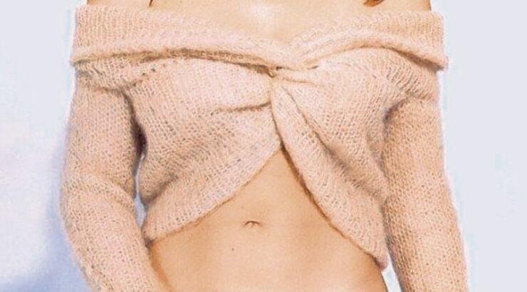 Cindy Crawford: Δείτε την ημίγυμνη στην αγκαλιά ενός νεαρού καλλονού [εικόνες]