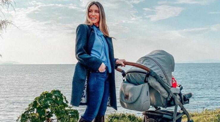 Aθηνά Οικονομάκου: Το βίντεο με τον μικρό της γιο που μας ξετρέλανε