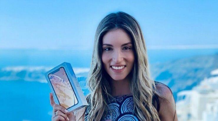 Η Αθηνά Οικονομάκου ποζάρει με μαγιό αξίας 260 ευρώ