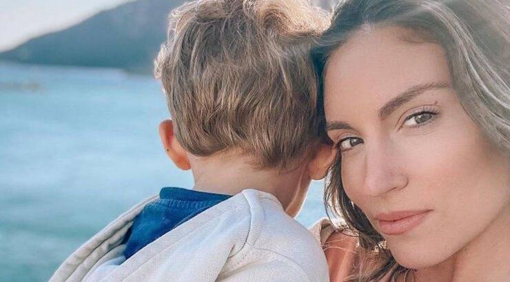 Αθηνά Οικονομάκου: Ο γιος της είναι ένας μικρός bon viveur στη Μύκονο! [εικόνα]