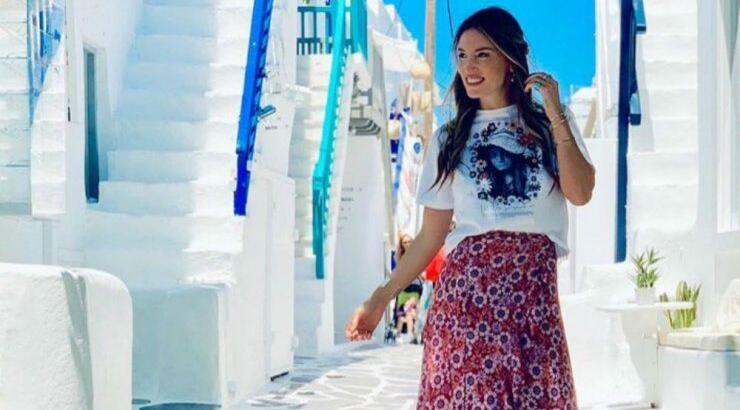Αθηνά Οικονομάκου: Μάθαμε τι περιλαμβάνει η ταξιδιωτική της τσάντα το καλοκαίρι! 